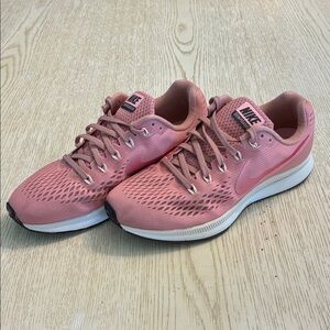 Women’s Nike Zoom Pegasus 34 Running Sneaker Shoes (Pink/White)